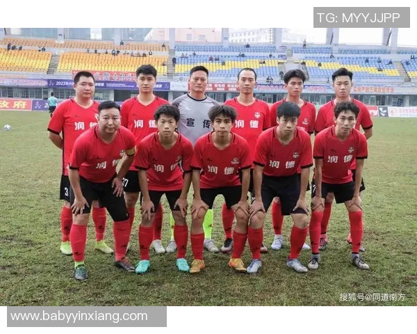 球星室内足球赛事精彩纷呈 聚焦明星球员与竞技魅力的完美碰撞 球星室内足球赛事精彩纷呈 聚焦明星球员与竞技魅力的完美碰撞